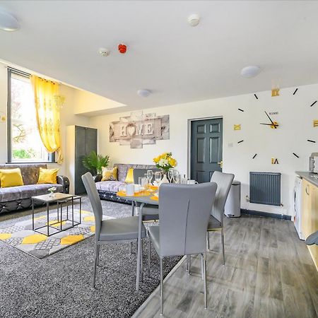 -F5Gh- For Relaxed & Cosy Stay, Free Parking, Wifi ลีดส์ ภายนอก รูปภาพ