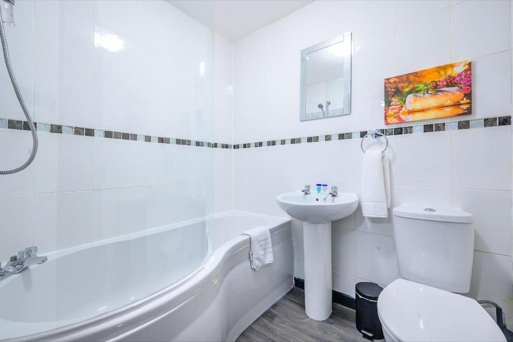 -F5Gh- For Relaxed & Cosy Stay, Free Parking, Wifi ลีดส์ ภายนอก รูปภาพ