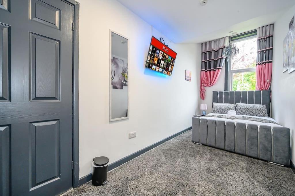 -F5Gh- For Relaxed & Cosy Stay, Free Parking, Wifi ลีดส์ ภายนอก รูปภาพ